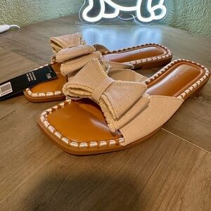 London Fog Women's Tan Bow Sandals